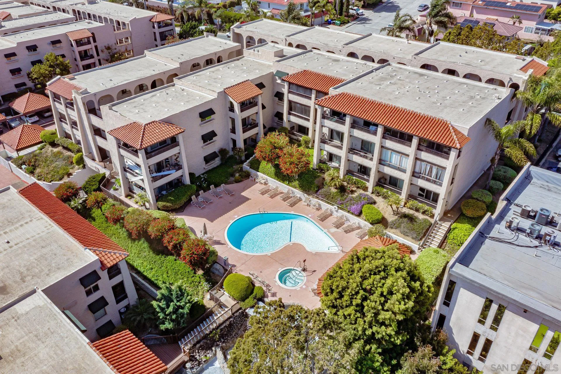 https://cdn.realtyfeed.com/cdn/127/250032839/72b3485cfddc6c6af0c4bfc4d15630dc.webp