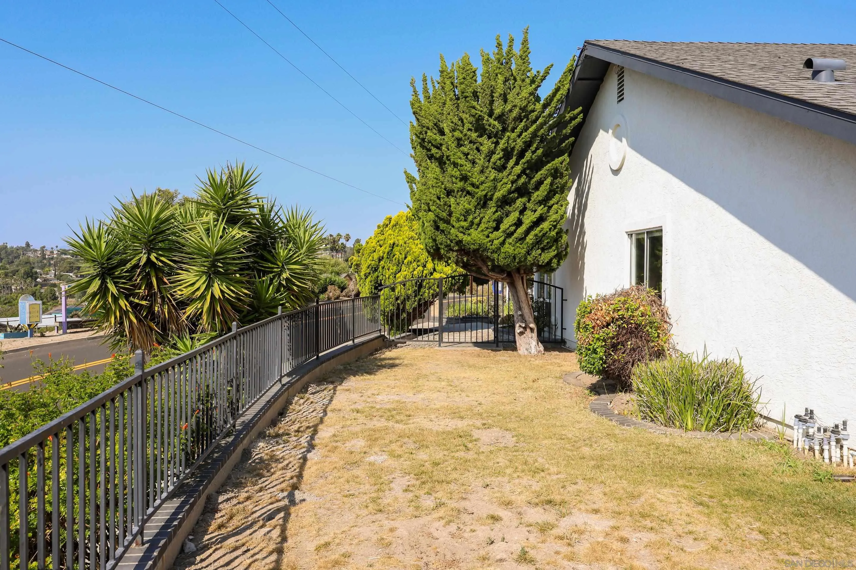https://cdn.realtyfeed.com/cdn/127/250032843/393690936529cdffe62099f75e74ec4f.webp