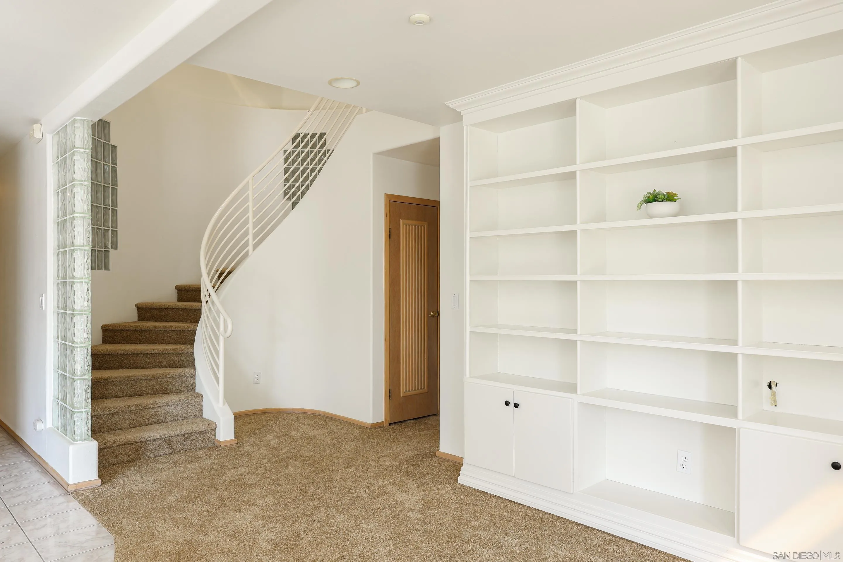 https://cdn.realtyfeed.com/cdn/127/250032843/42376823ab946190fd8727f864bd150e.webp