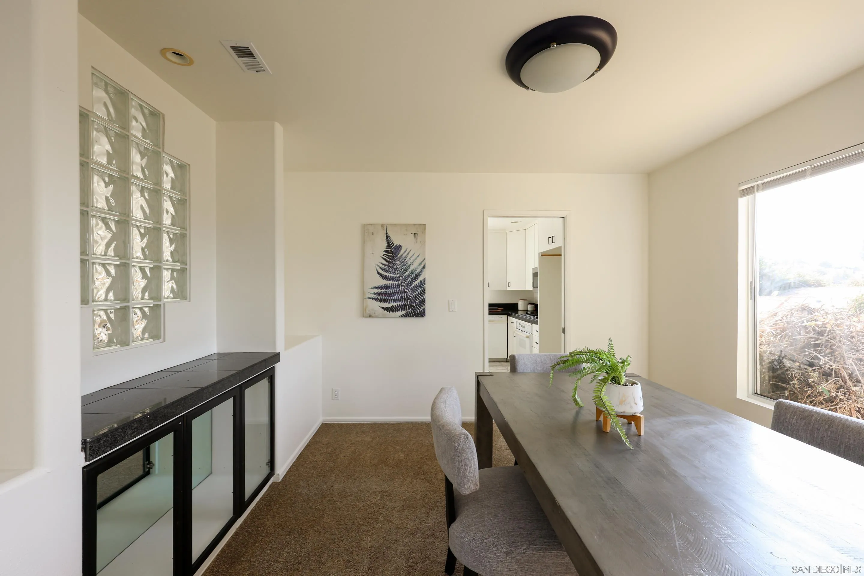 https://cdn.realtyfeed.com/cdn/127/250032843/5a97c941e8dc96f3074cea959b27cc12.webp