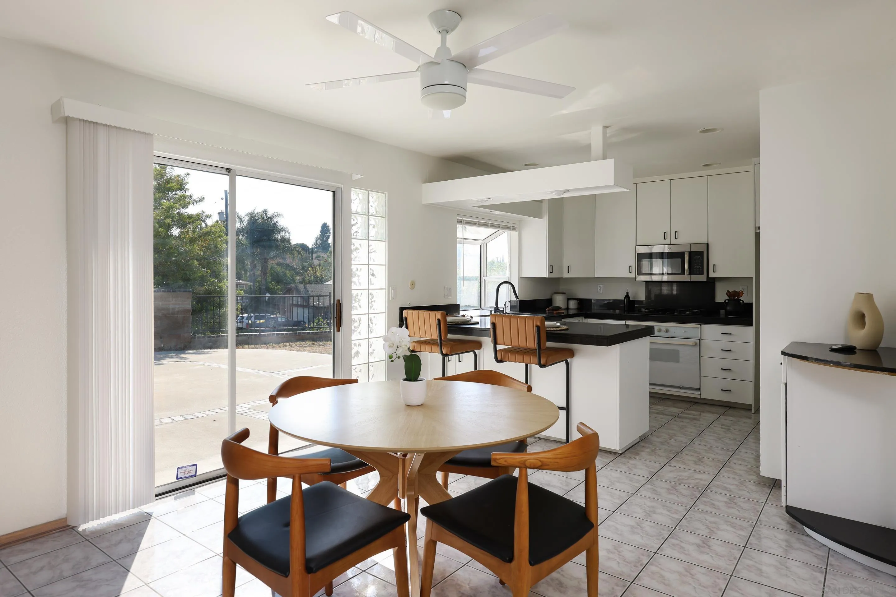 https://cdn.realtyfeed.com/cdn/127/250032843/693c1f96e48c1d89d879426a1ab38aff.webp