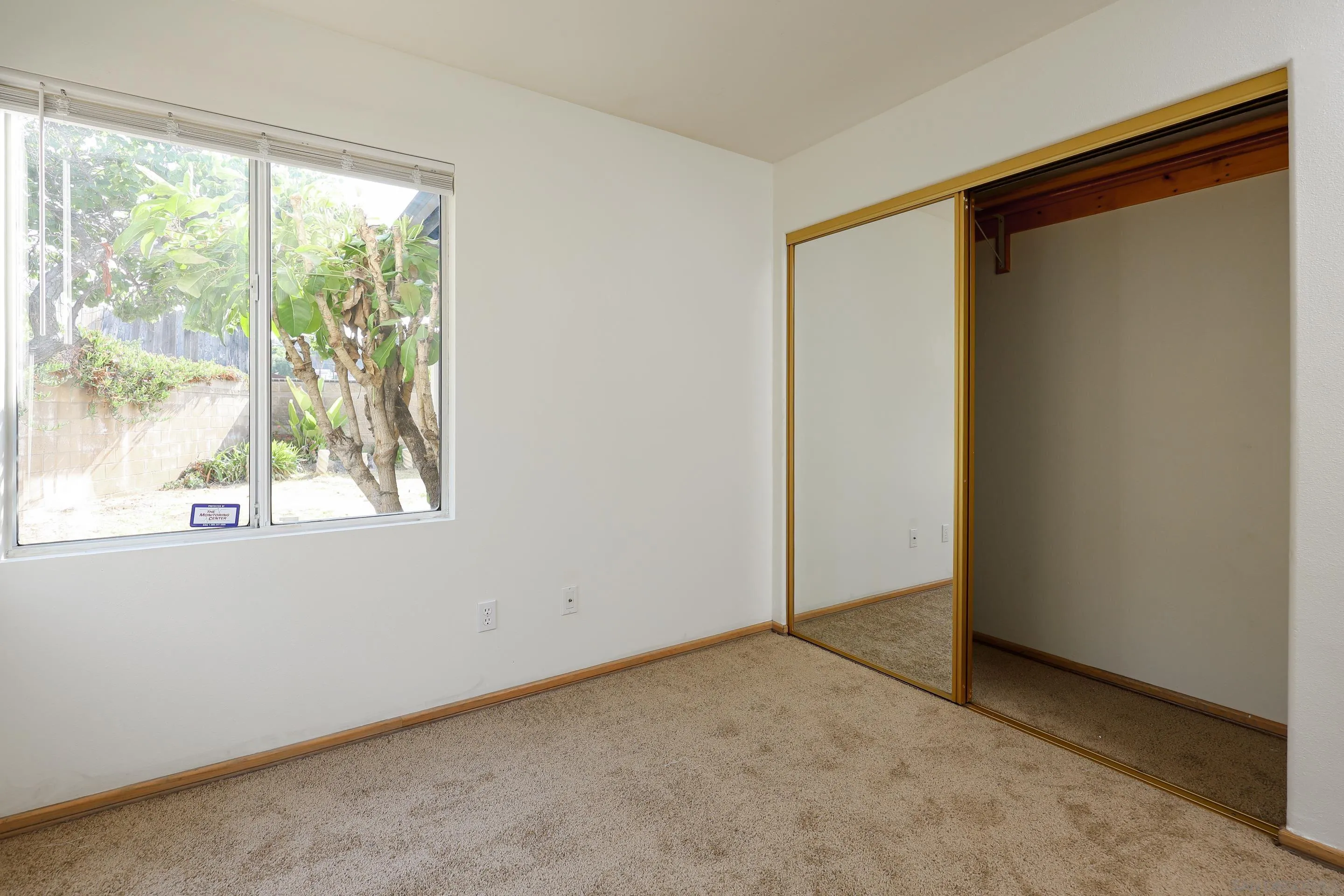 https://cdn.realtyfeed.com/cdn/127/250032843/7089a79f6b62bfd86c2a59b9f56e1436.webp