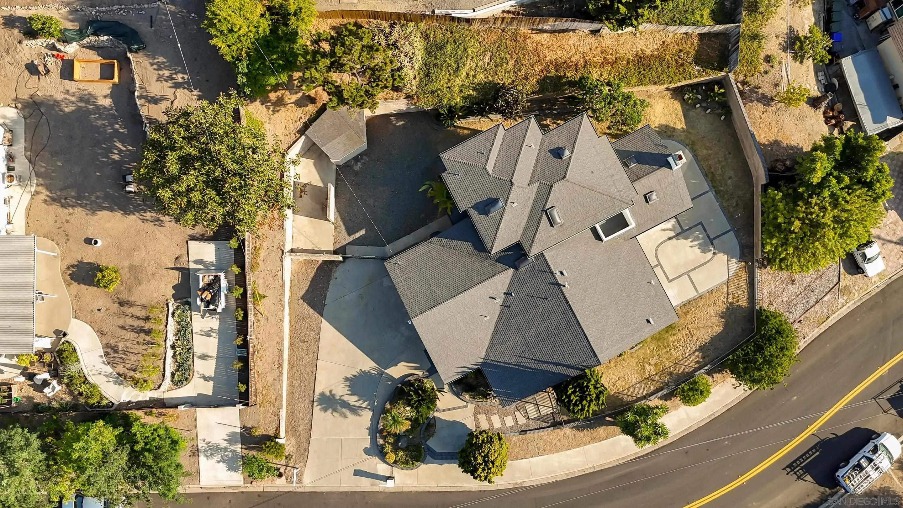 https://cdn.realtyfeed.com/cdn/127/250032843/e67184d31939090c8a88d28054a13858.webp