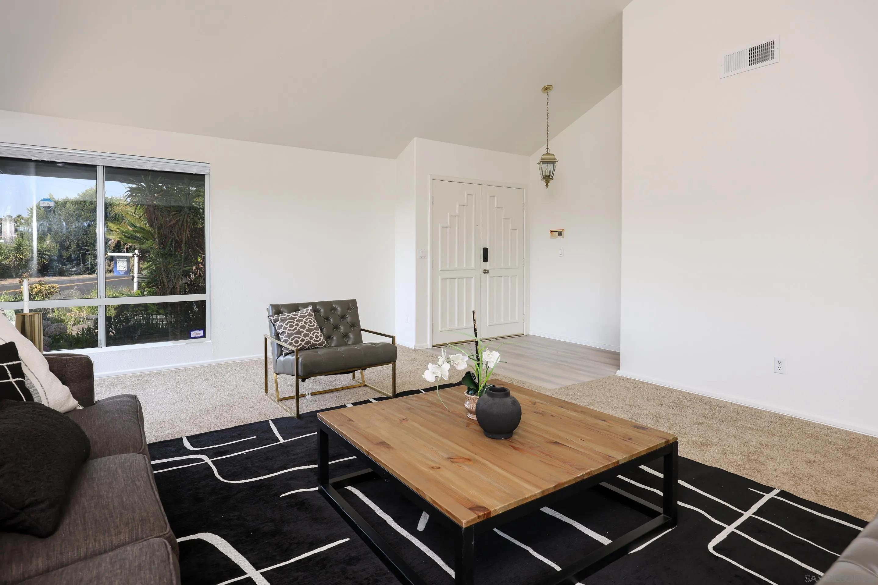 https://cdn.realtyfeed.com/cdn/127/250032843/efef2525d739c250afde7b279572ade9.webp