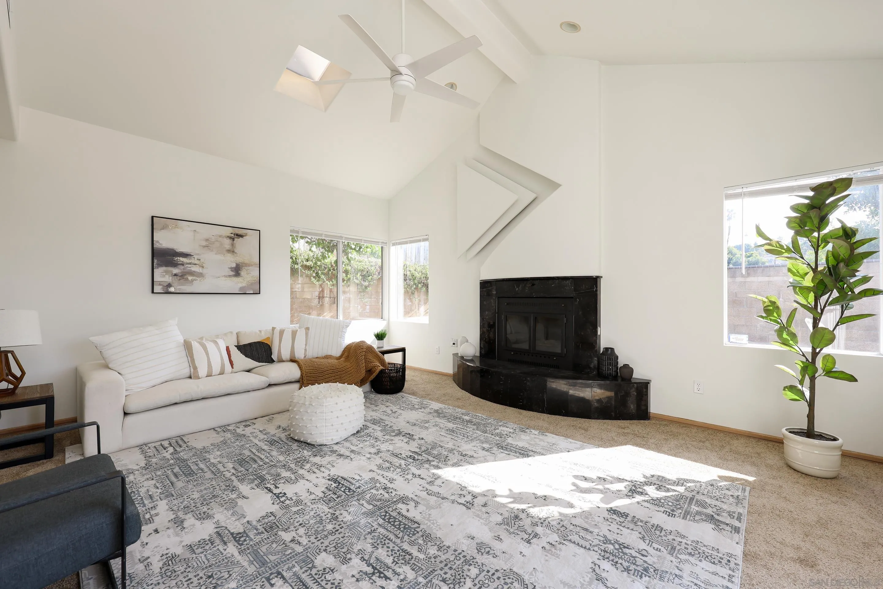https://cdn.realtyfeed.com/cdn/127/250032843/f25928f660b2d35c349956f03c59341e.webp