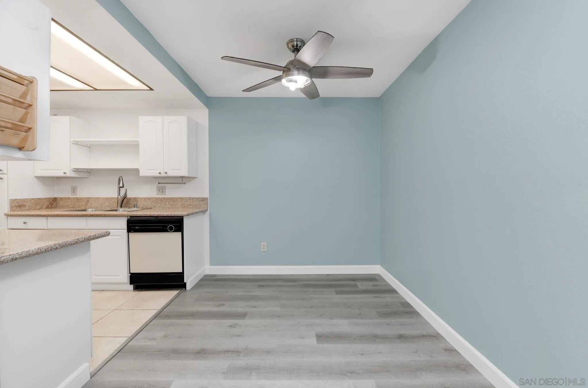 https://cdn.realtyfeed.com/cdn/127/250032864/cfc114b34b8070b128c392f20c382c8b.webp