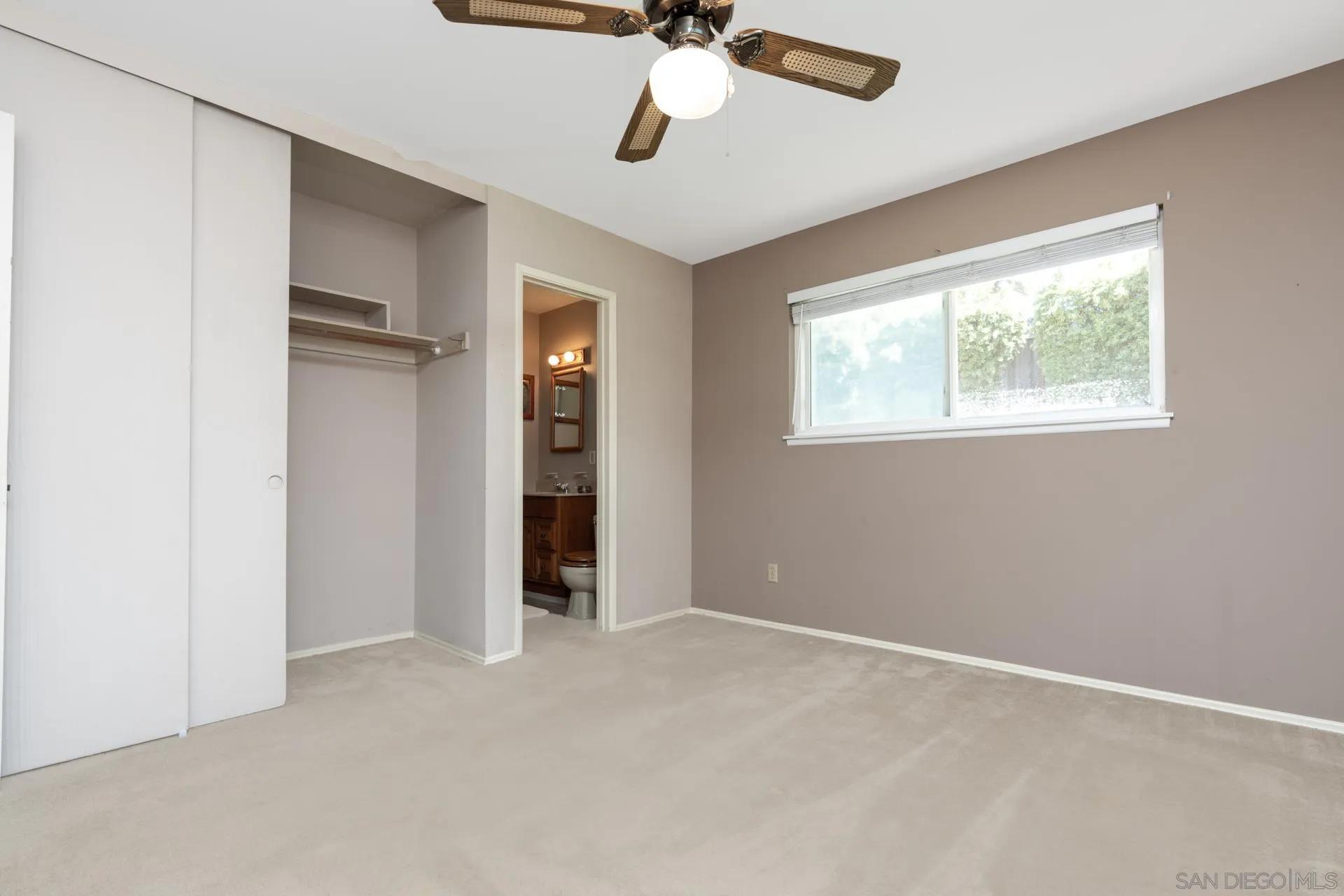 https://cdn.realtyfeed.com/cdn/127/250032871/e0d01416ae5ad7c81e8f5e7314875afb.webp