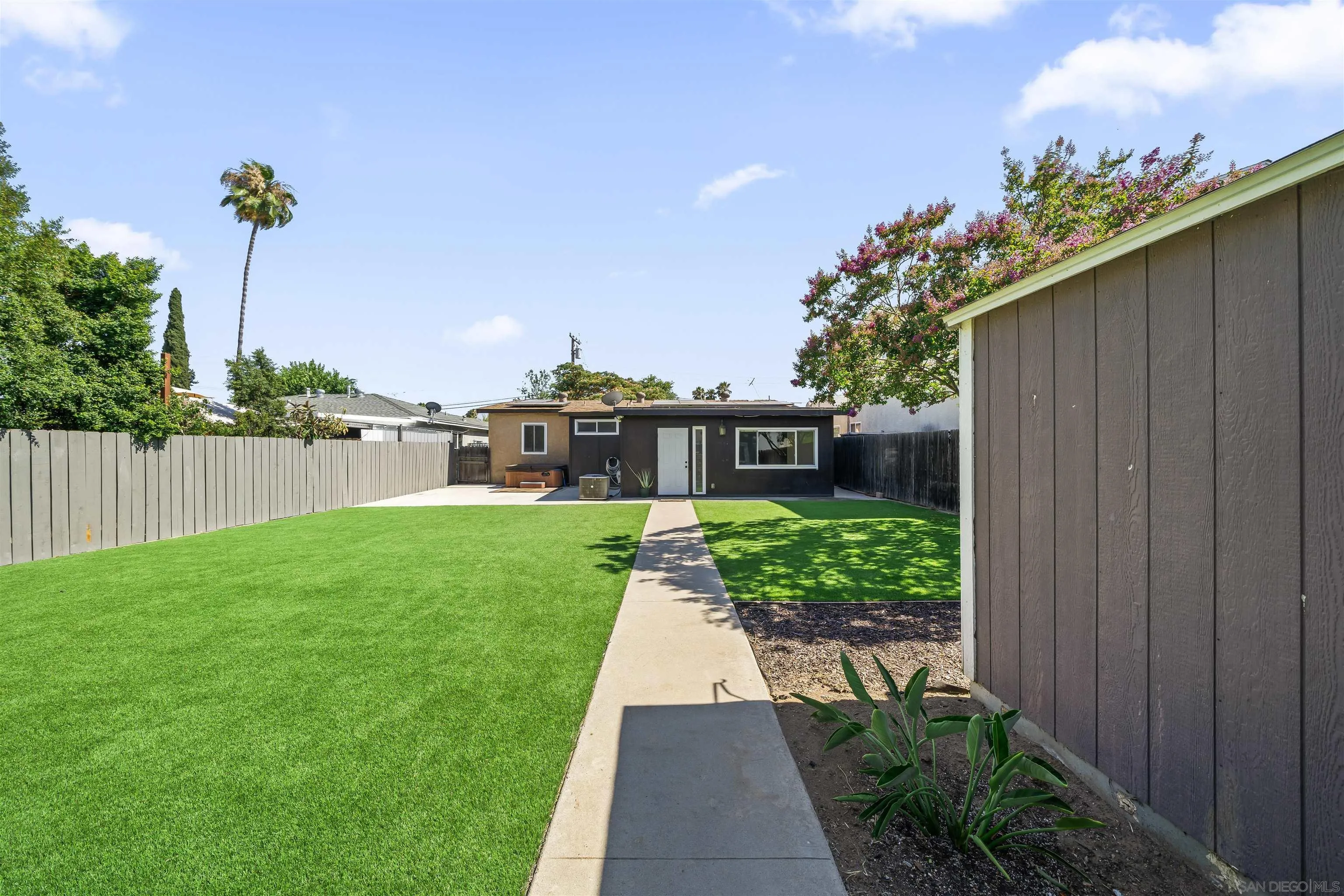https://cdn.realtyfeed.com/cdn/127/250032879/2026304d39eac95ebe2e725ce2c5c329.webp