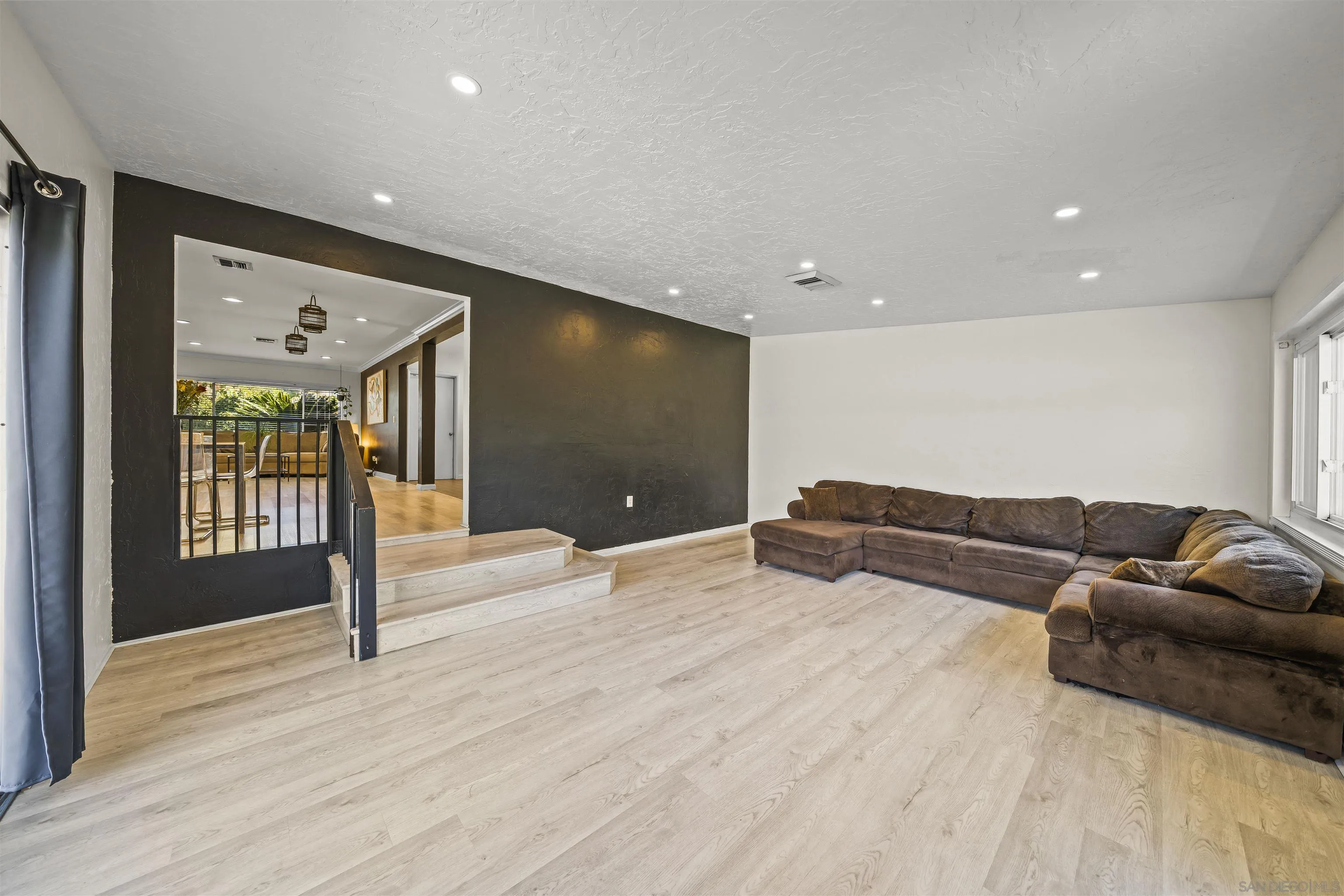 https://cdn.realtyfeed.com/cdn/127/250032879/452934da2639c8eb47bae18d2e6fa755.webp
