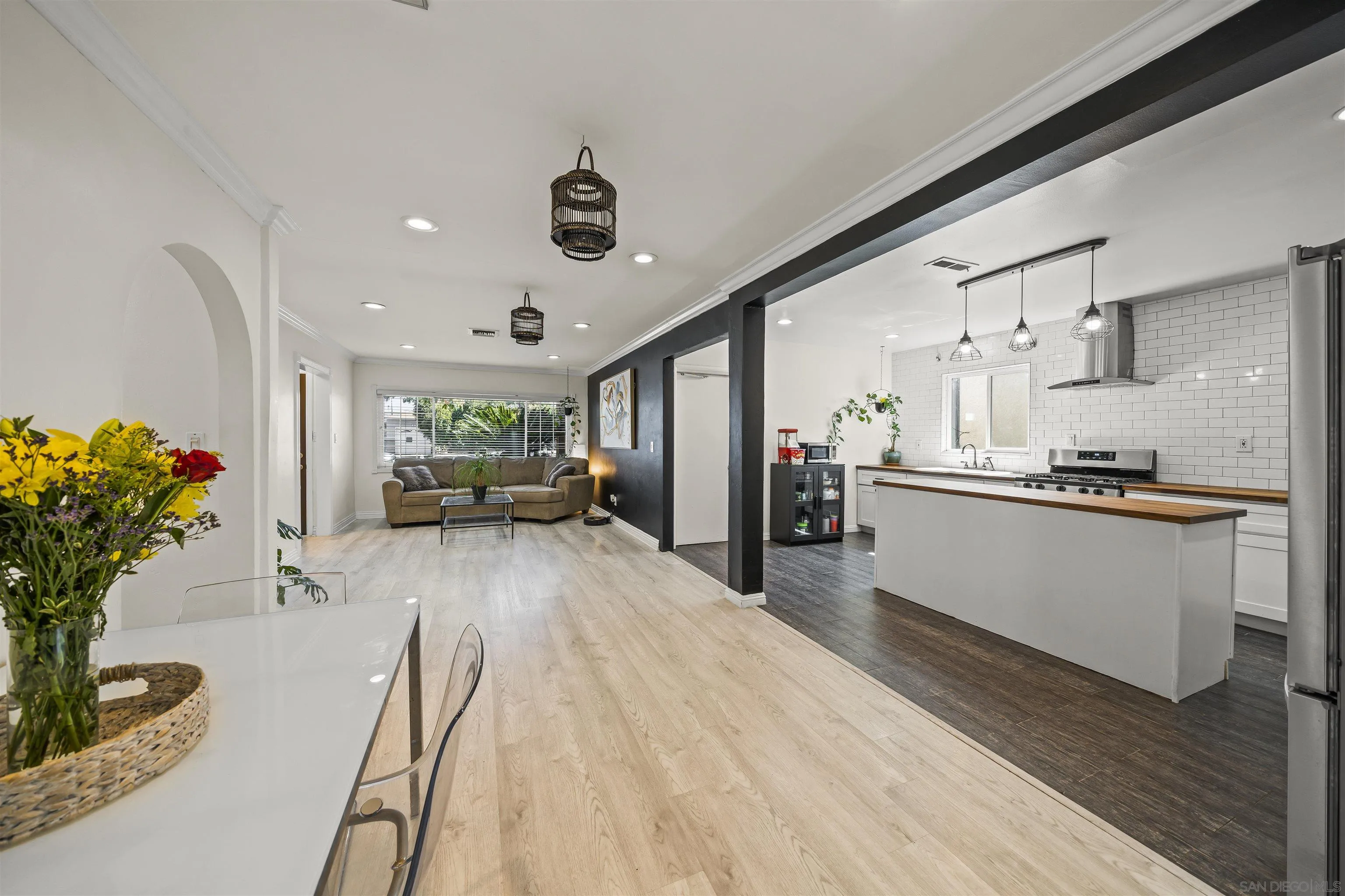 https://cdn.realtyfeed.com/cdn/127/250032879/5e19b1cf4b8dc6cd04cede040e5bee33.webp