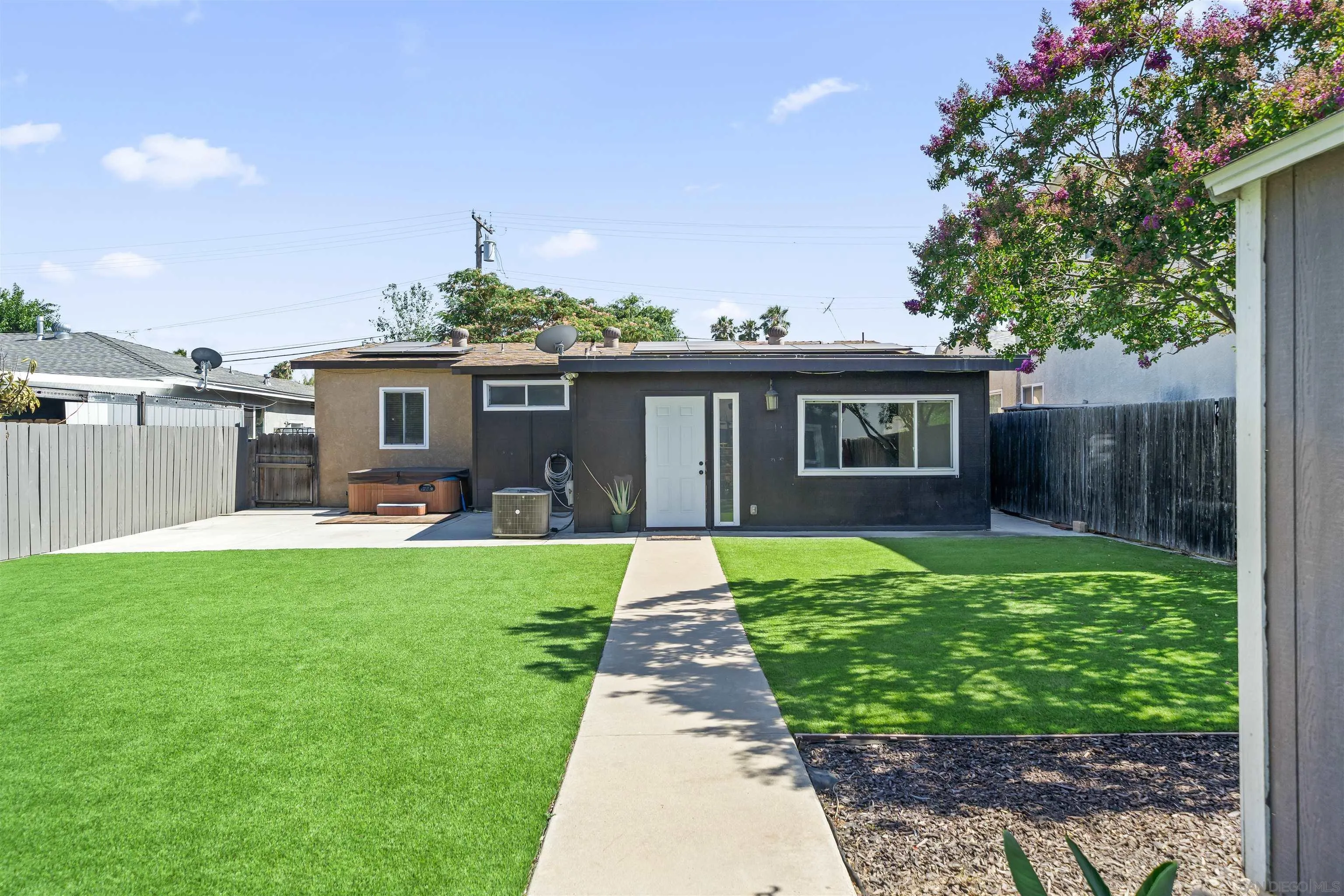 https://cdn.realtyfeed.com/cdn/127/250032879/68a63c23c4fb490548479ac41a0342df.webp