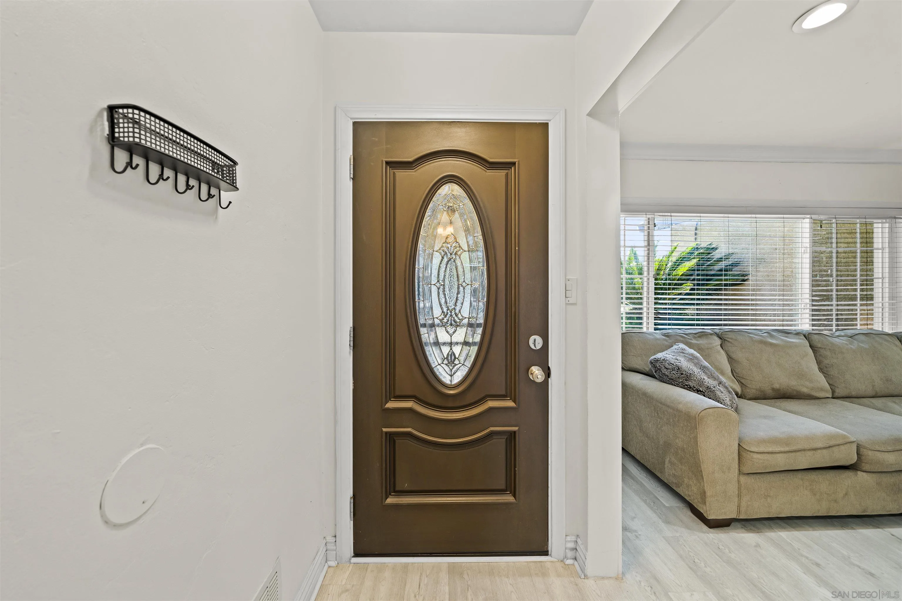 https://cdn.realtyfeed.com/cdn/127/250032879/997e6bbce366b6d880e008670da7dbd8.webp