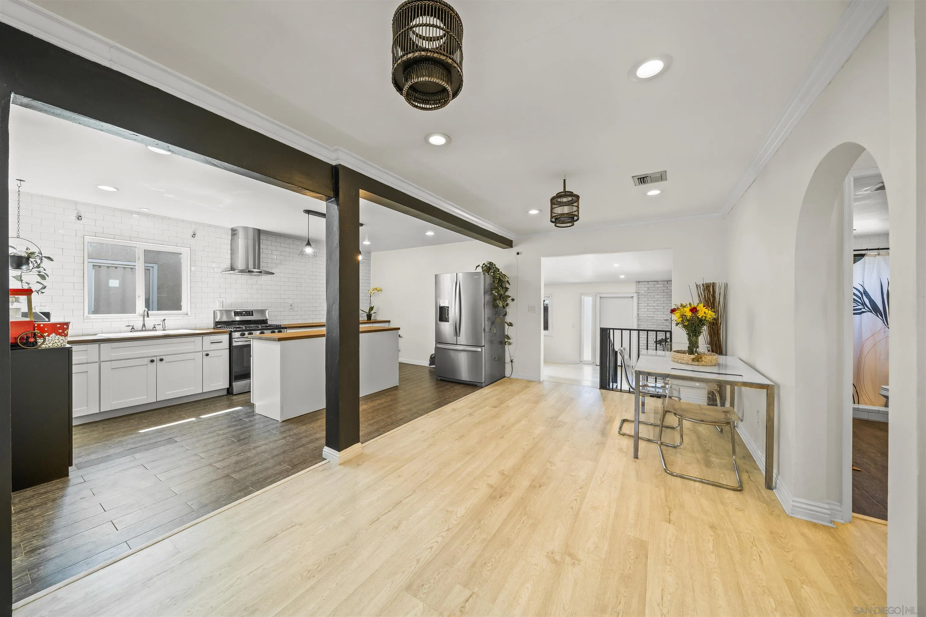 https://cdn.realtyfeed.com/cdn/127/250032879/a5f41fd1bf0f9c5c57f92f068a9d3143.webp