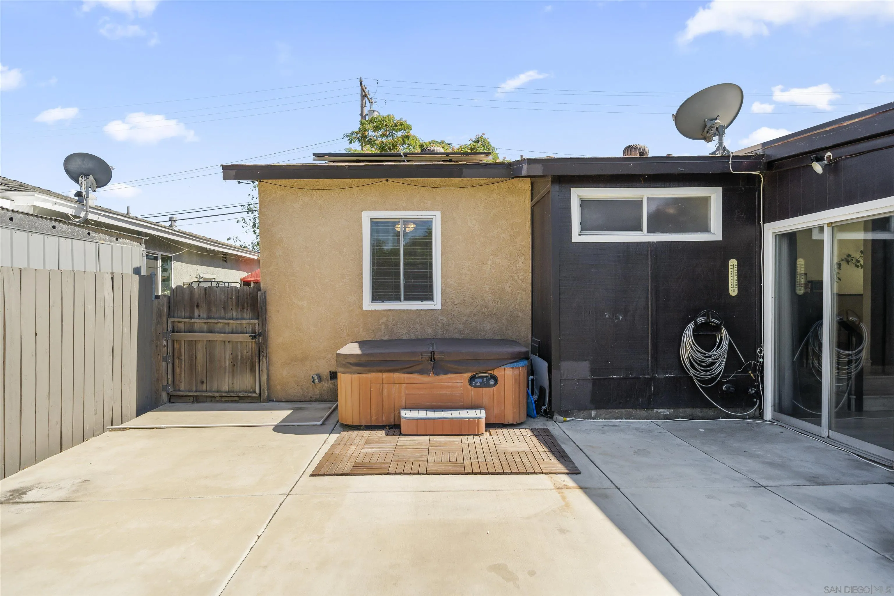 https://cdn.realtyfeed.com/cdn/127/250032879/d030cbbc1dbb390c9c91fa7569e36369.webp