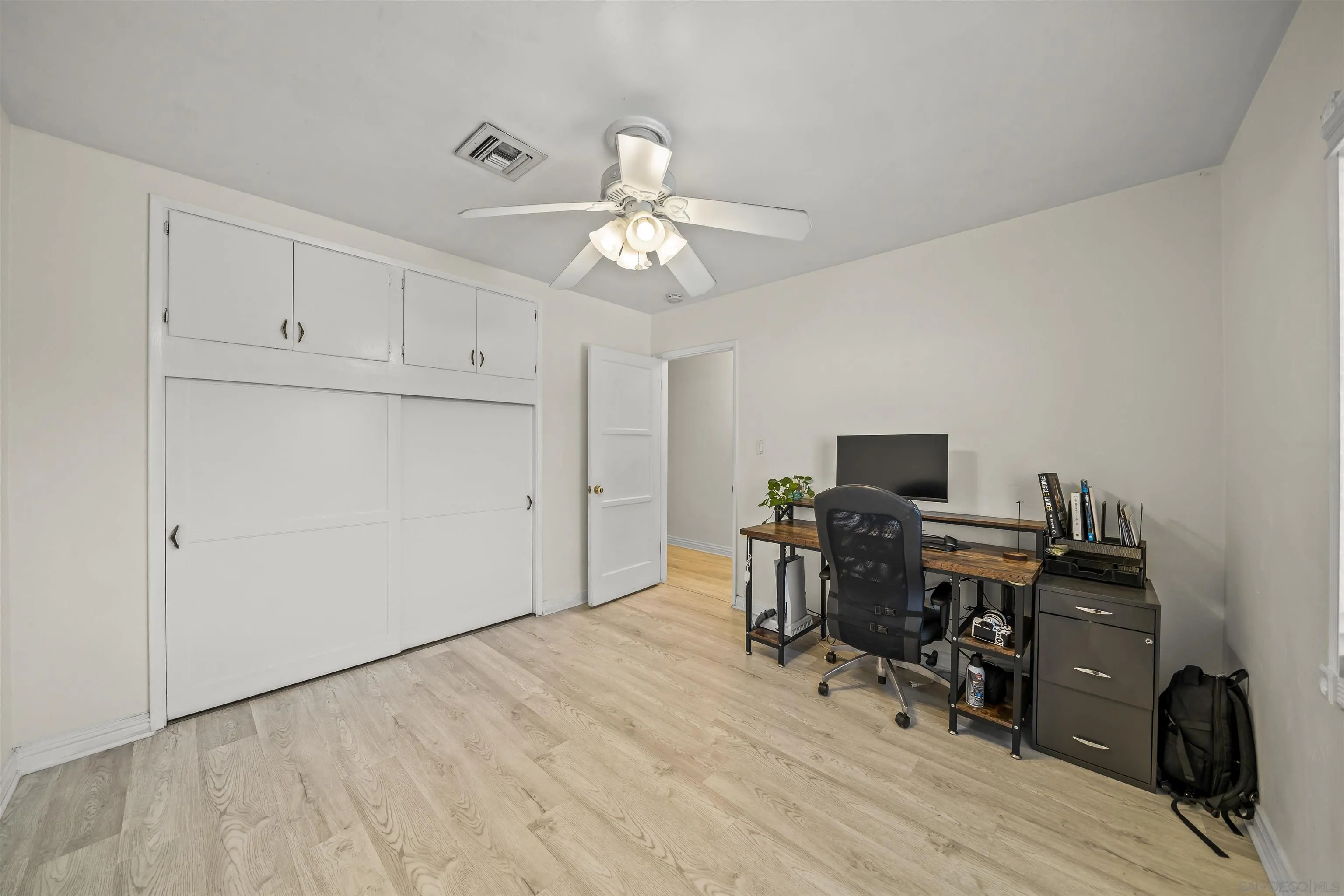 https://cdn.realtyfeed.com/cdn/127/250032879/e4be2e519eaed83caff8a1007cc4a97b.webp