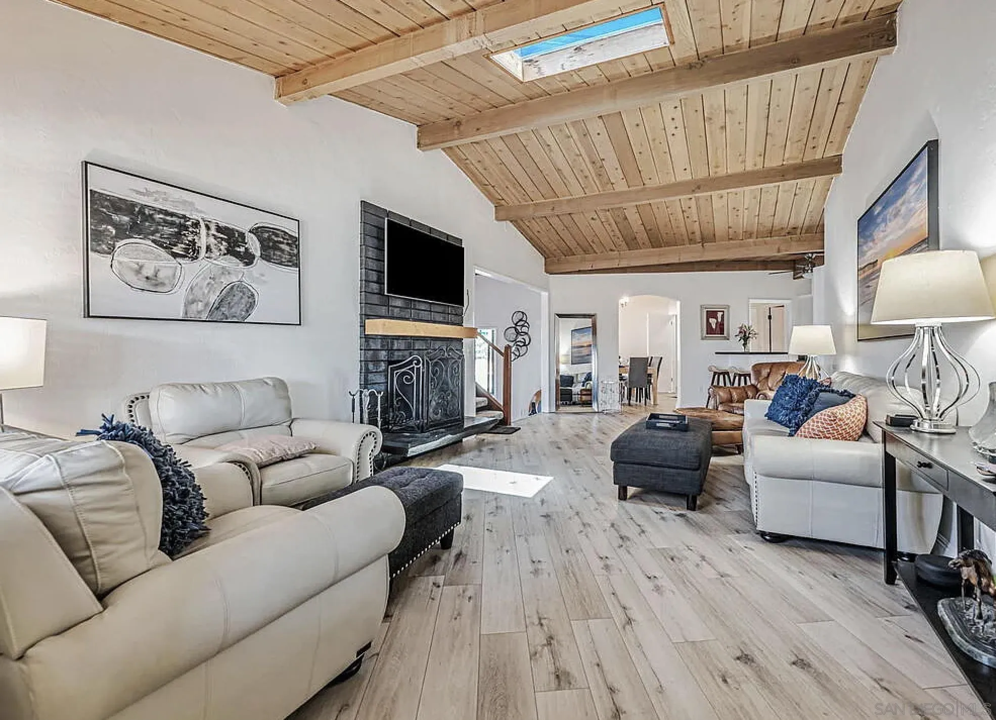 https://cdn.realtyfeed.com/cdn/127/250032897/17f8330116627108b896f7244e577c1f.webp
