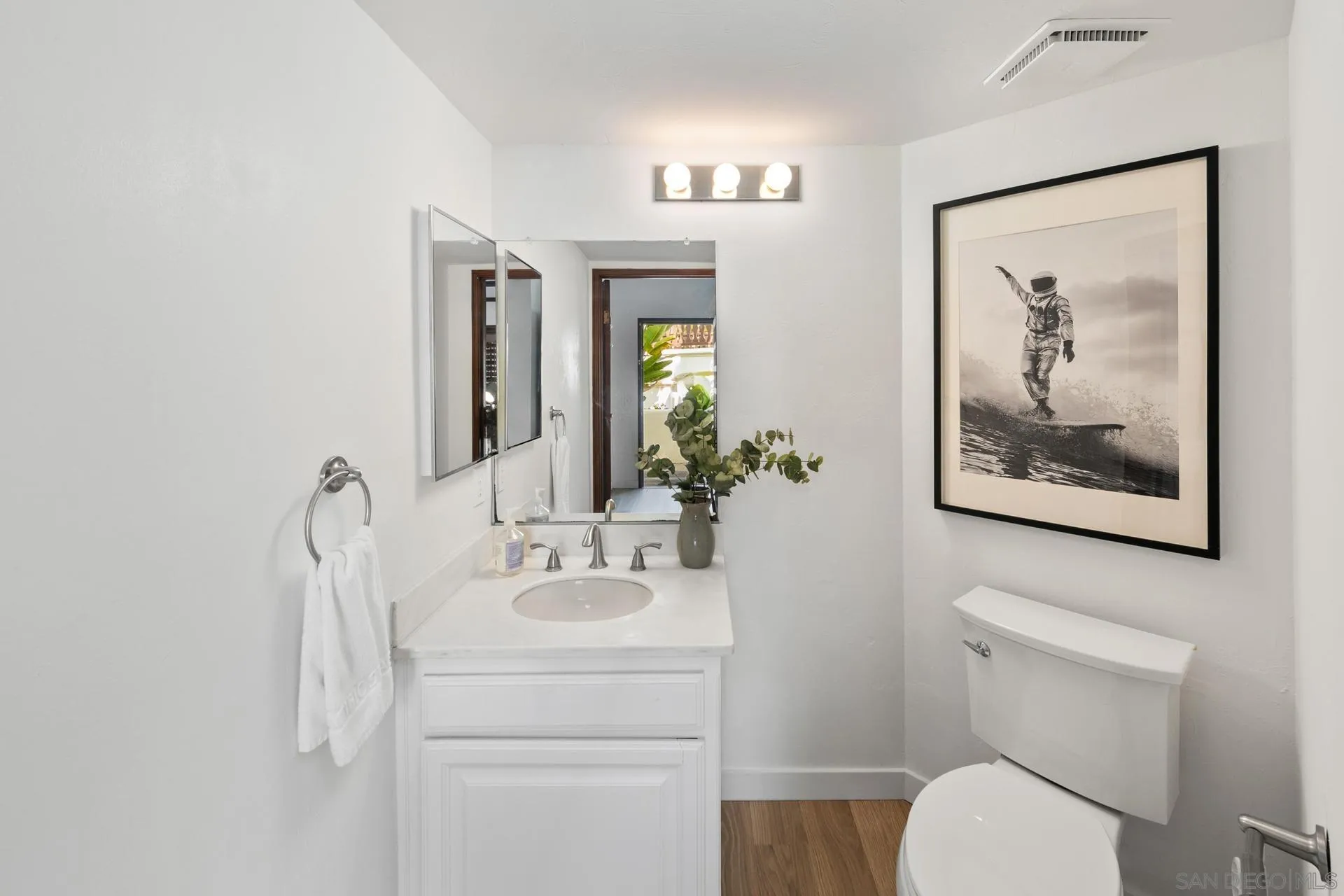 Photo #16: 250032901 Listing: Photo #16