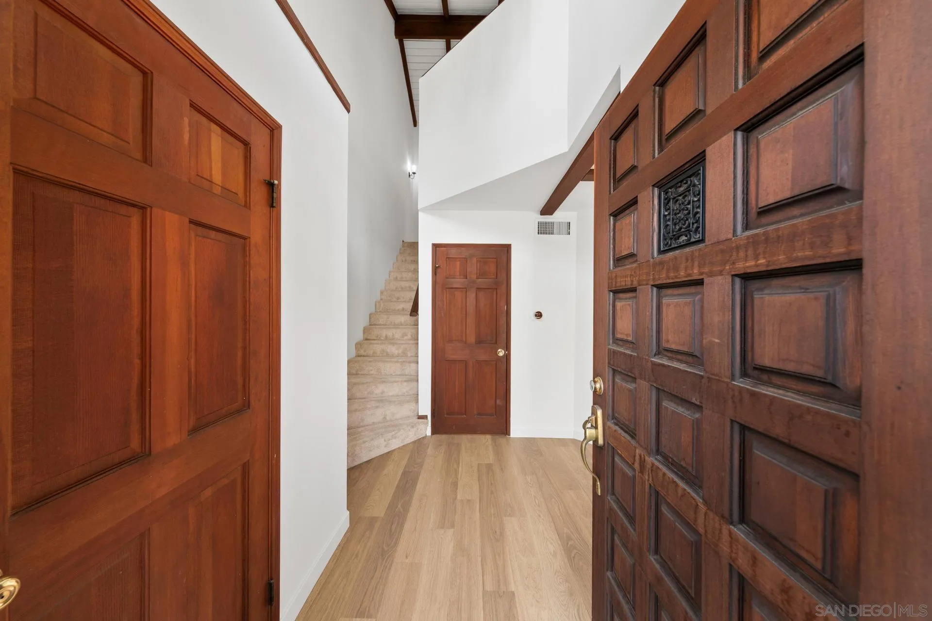 Photo #3: 250032901 Listing 