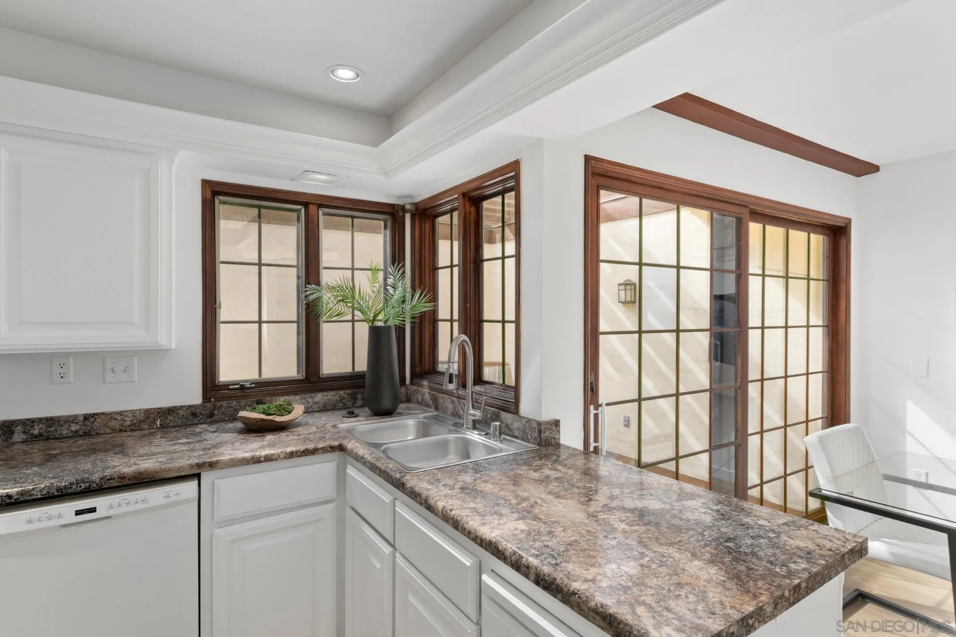 Photo #15: 250032901 Listing: Photo #15