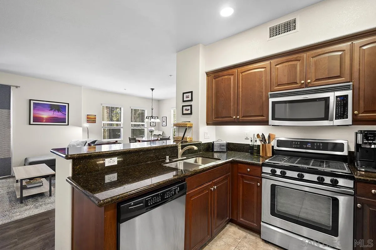 https://cdn.realtyfeed.com/cdn/127/250032907/0ca9a7ba151877f5fb0dfb97d6b53c3e.webp