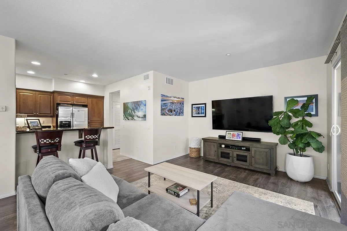 https://cdn.realtyfeed.com/cdn/127/250032907/50fce7642a798f5ea1eea019f480b5ce.webp