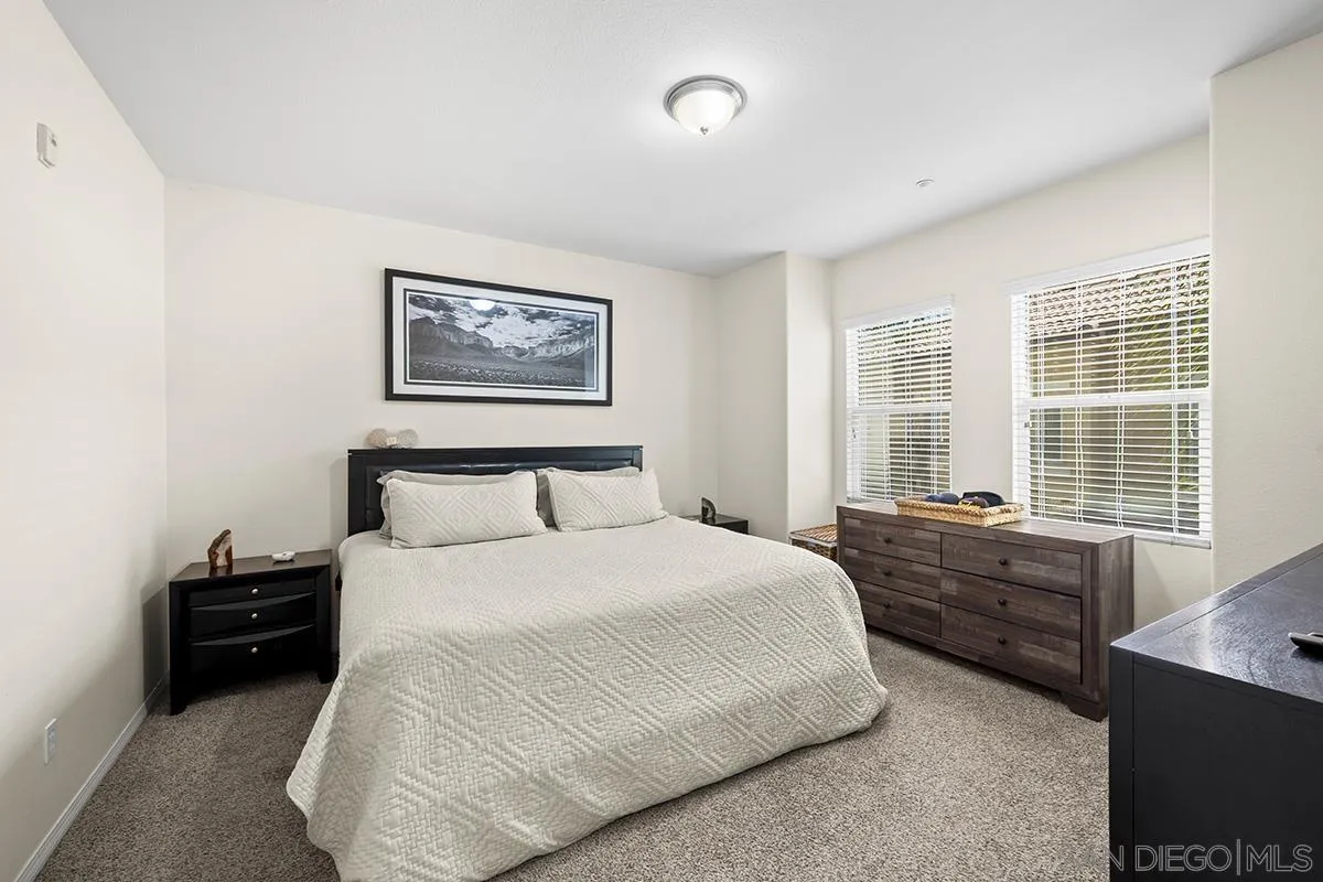 https://cdn.realtyfeed.com/cdn/127/250032907/7edd8805605802c21e6e00d631d667e6.webp