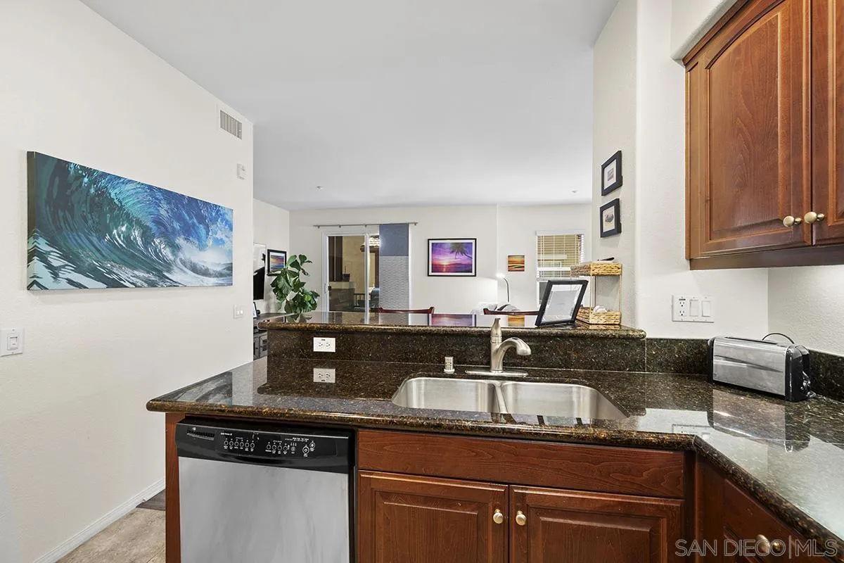https://cdn.realtyfeed.com/cdn/127/250032907/7eef916cc46787a633f588d5b8908a58.webp