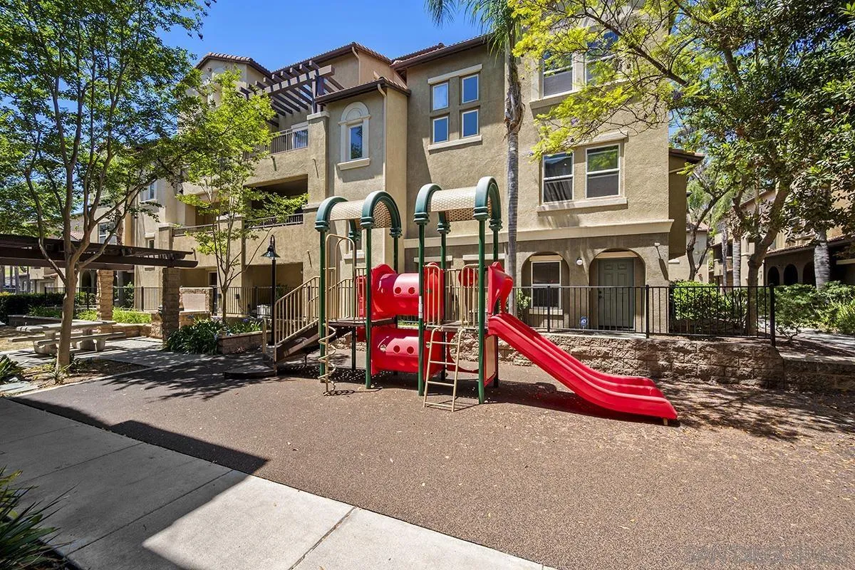 https://cdn.realtyfeed.com/cdn/127/250032907/81a629c53b9348137c75ed9392484601.webp