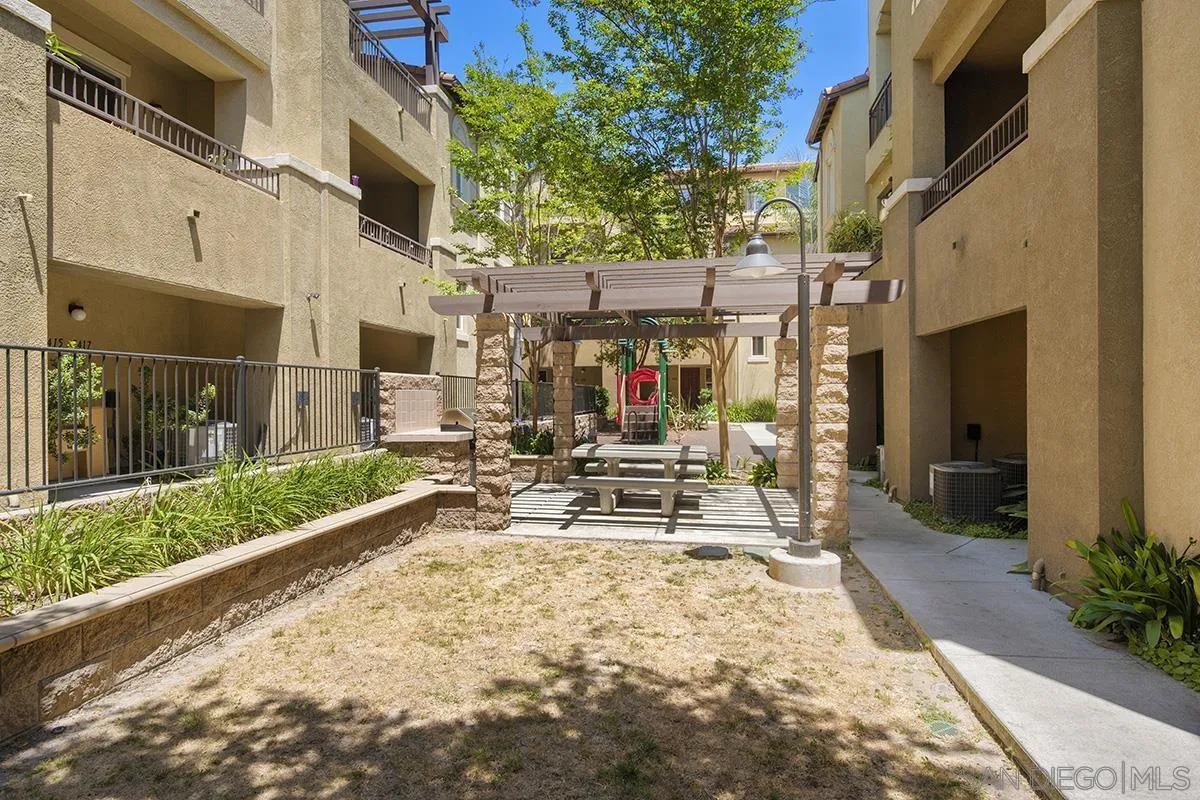 https://cdn.realtyfeed.com/cdn/127/250032907/cb714570695501df8bd7564b209a8c93.webp