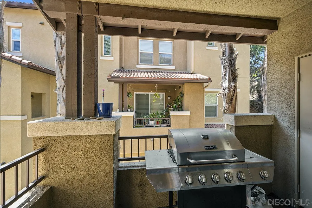 https://cdn.realtyfeed.com/cdn/127/250032907/ce69d0ab5f626540669f8c52772d76fb.webp
