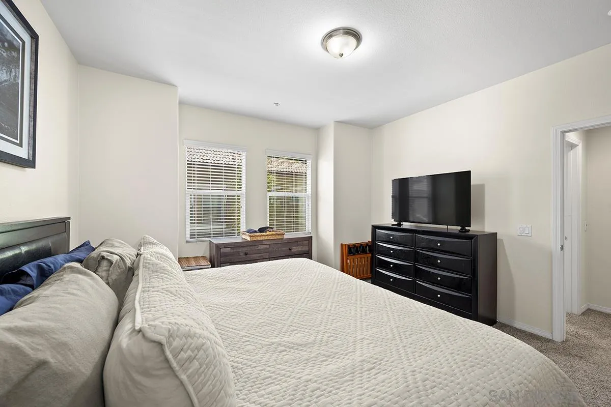 https://cdn.realtyfeed.com/cdn/127/250032907/f218eca4c28f31220d36392a73a7ed0f.webp