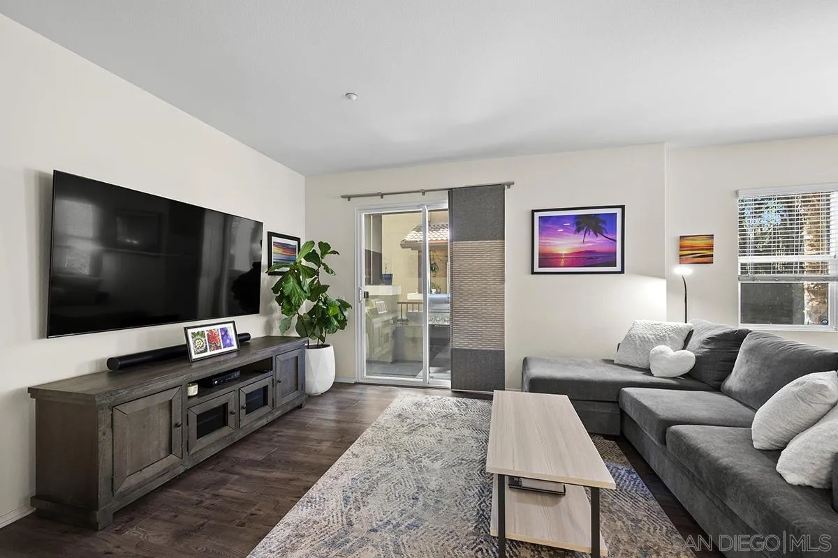 https://cdn.realtyfeed.com/cdn/127/250032907/f574d10ad20f27d54dbdd0a7127b4c18.webp