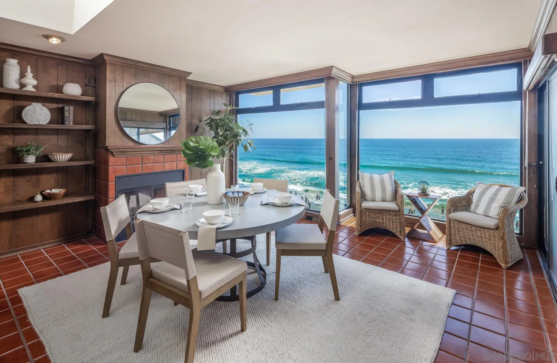 https://cdn.realtyfeed.com/cdn/127/250032918/9a451cd3b648429b7cec883133e67824.webp