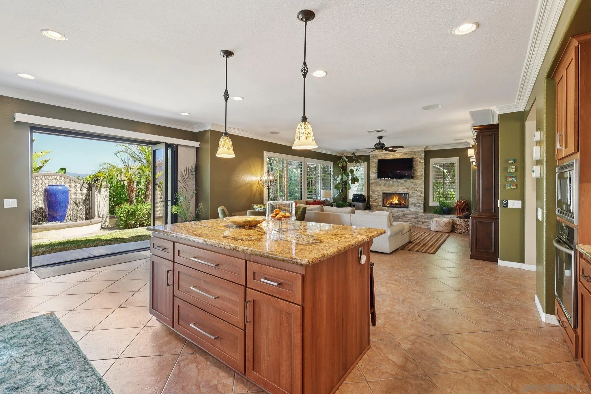 https://cdn.realtyfeed.com/cdn/127/250032930/027f0711376f0688a7ed08e28e79107d.webp