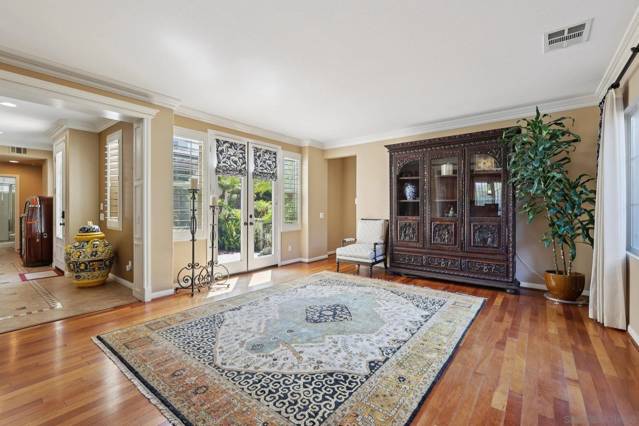 https://cdn.realtyfeed.com/cdn/127/250032930/5942213310b1edc2ea2a3b070dd85895.webp