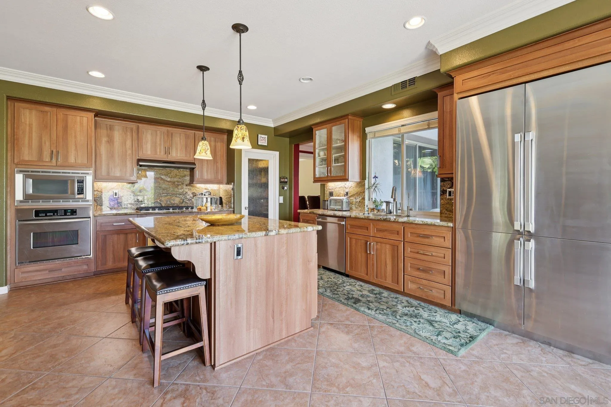 https://cdn.realtyfeed.com/cdn/127/250032930/7be2652b0dfd8f39ec66e2c3c5adaa97.webp