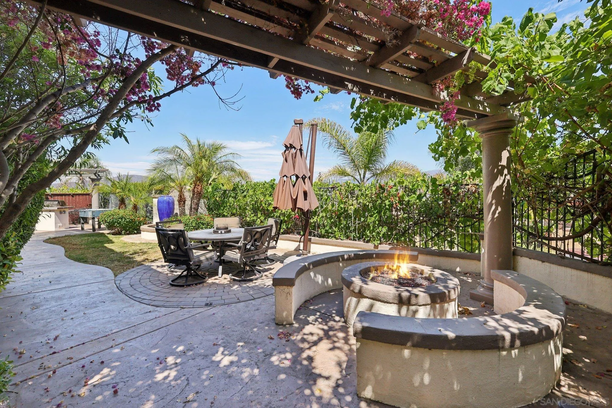 https://cdn.realtyfeed.com/cdn/127/250032930/b6ccc4109655b79b67d0db2e35b258ce.webp
