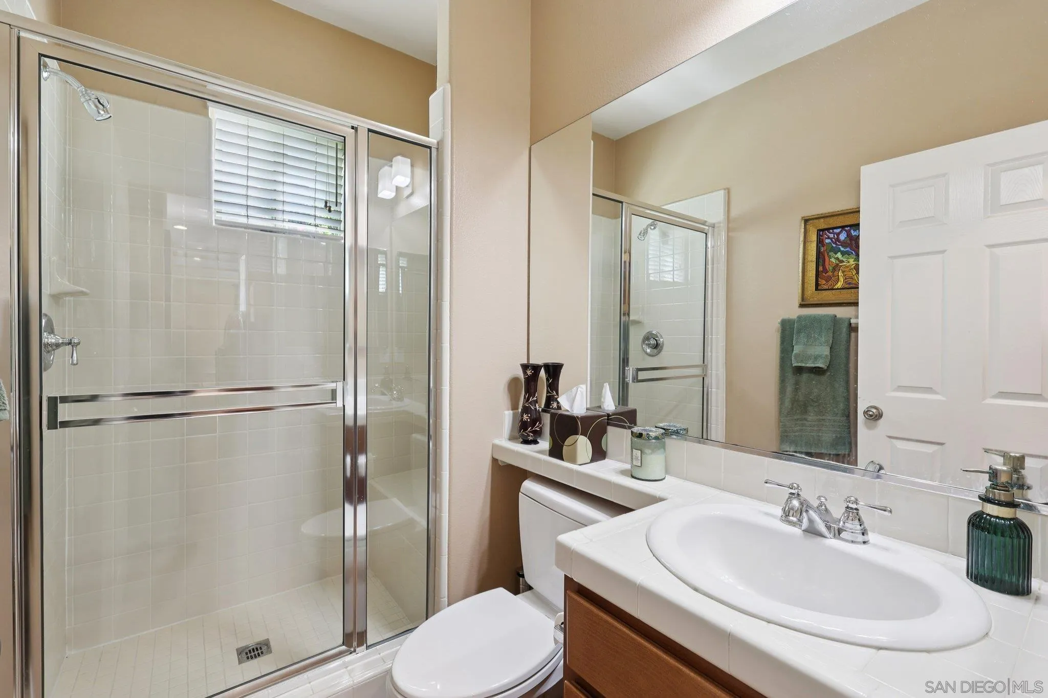 https://cdn.realtyfeed.com/cdn/127/250032930/df4cfd7c61907bf4598dc66a17fdfb3f.webp