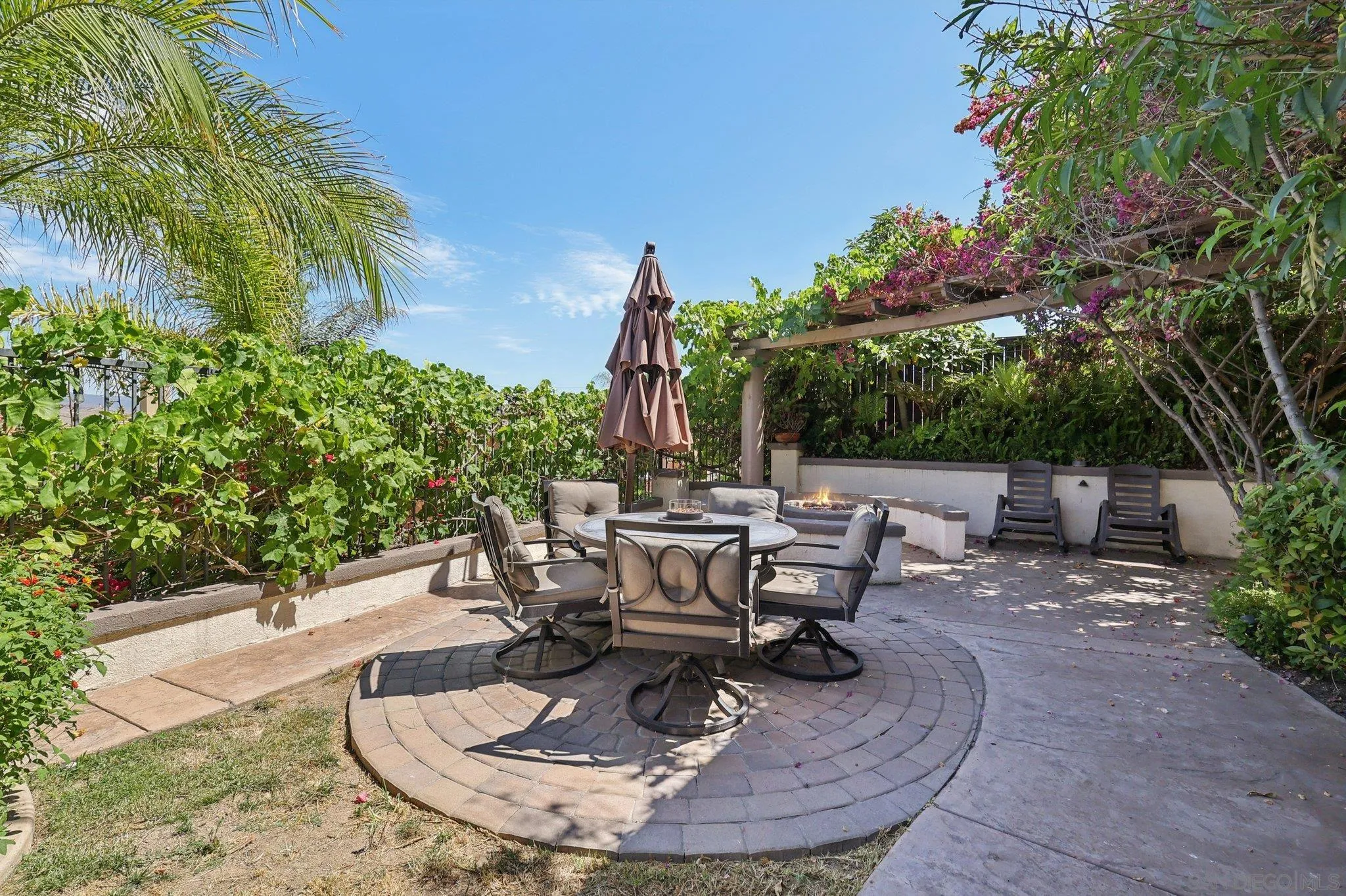 https://cdn.realtyfeed.com/cdn/127/250032930/ef583274b5a3634418c1d2a1f34800b4.webp