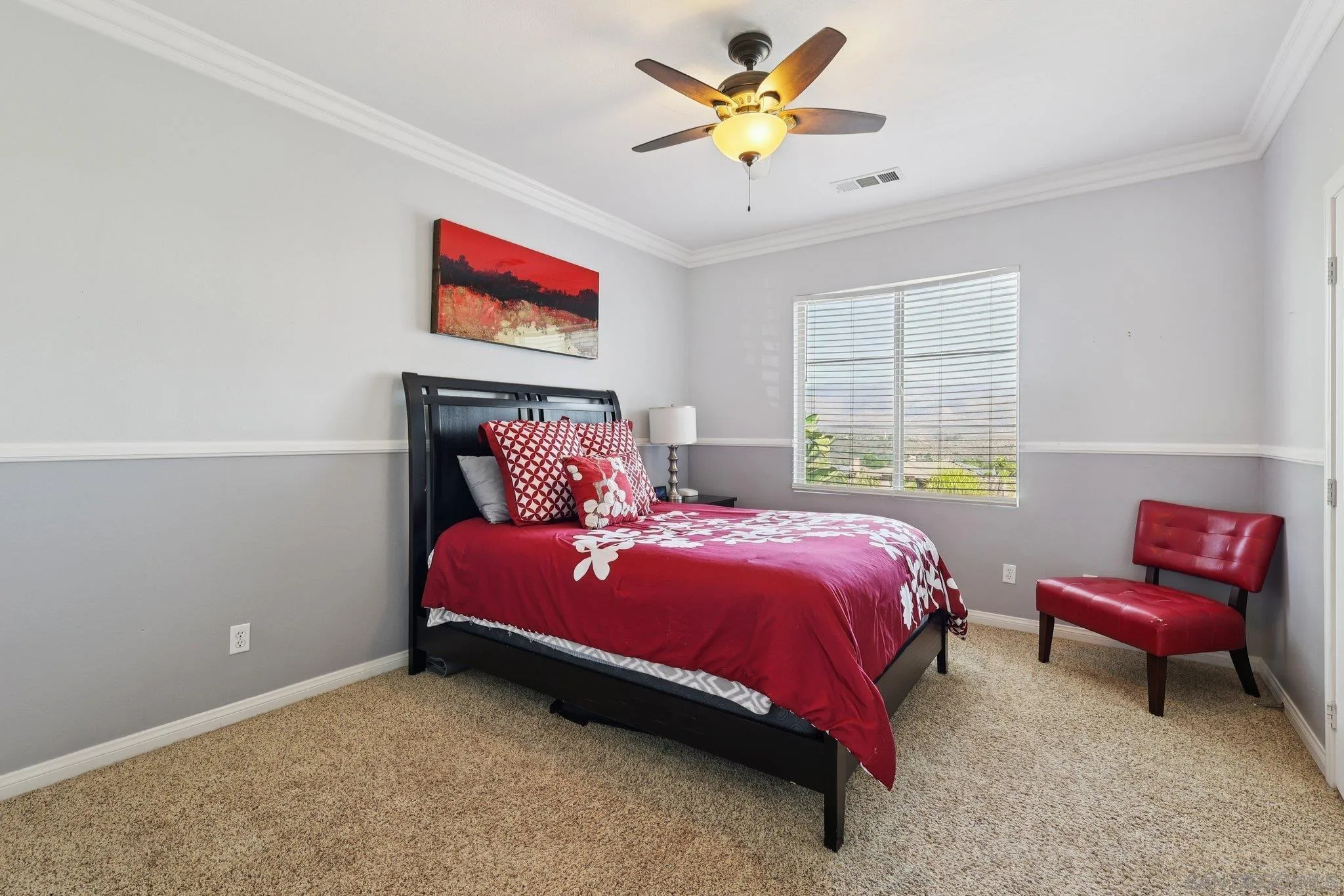 https://cdn.realtyfeed.com/cdn/127/250032930/f385b9d8af57b34bf035ffb61f522ac3.webp