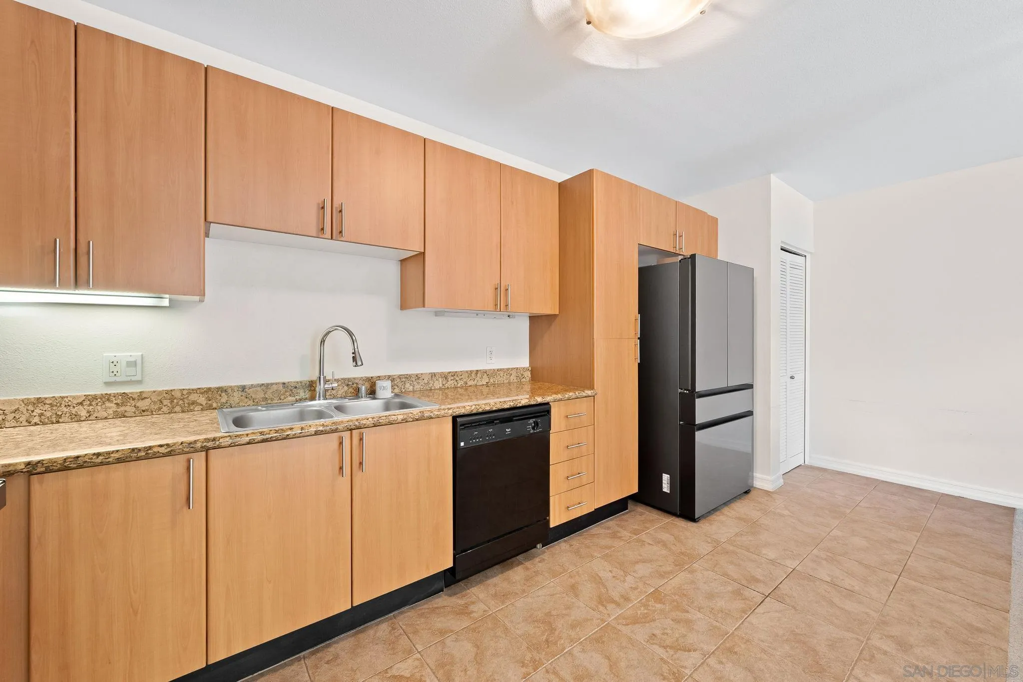 Photo #12: 250032933 Listing: Photo #12