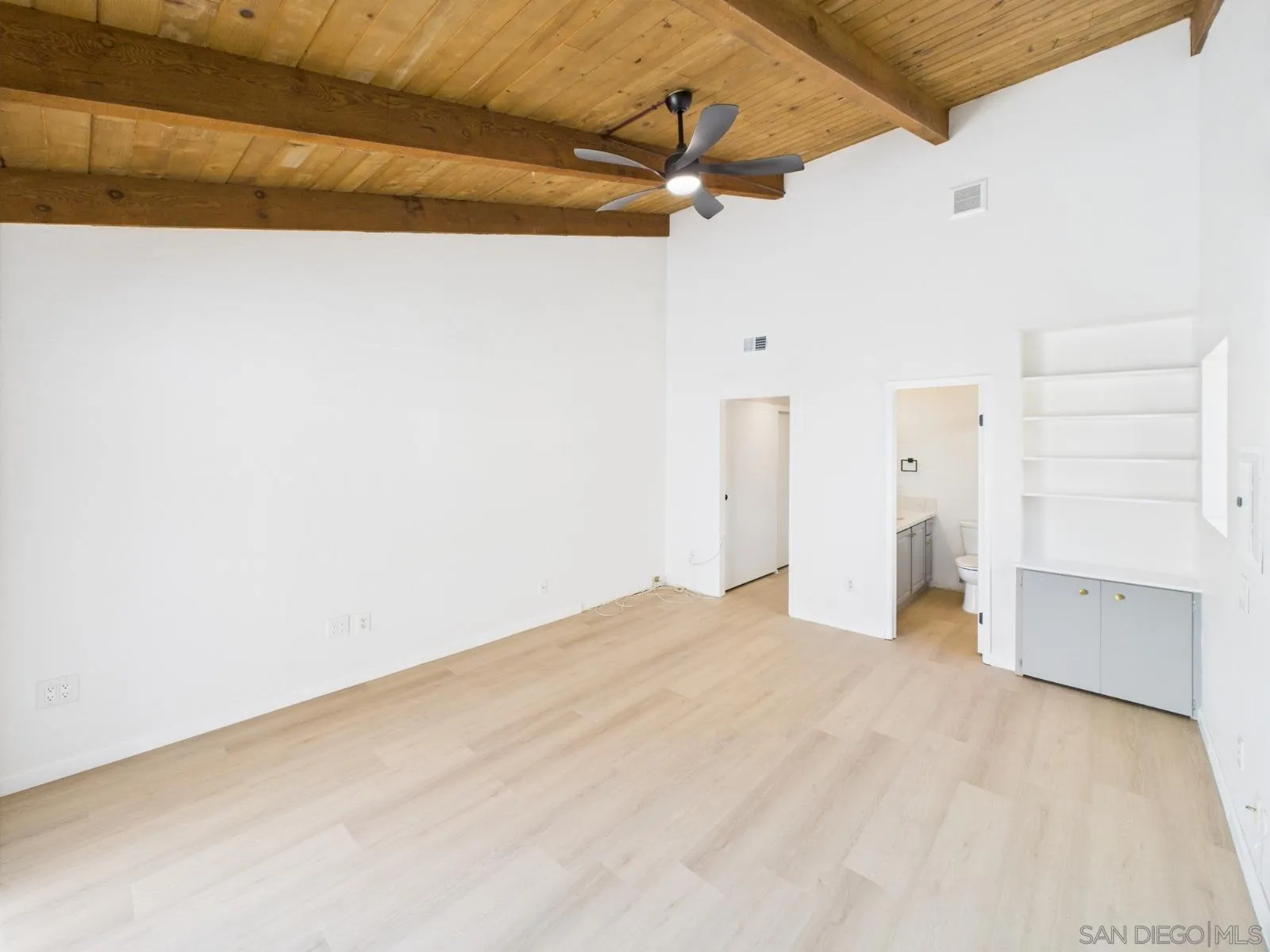 https://cdn.realtyfeed.com/cdn/127/250032940/2ee6a26892b1c450d3c3e0fee9cf71ee.webp