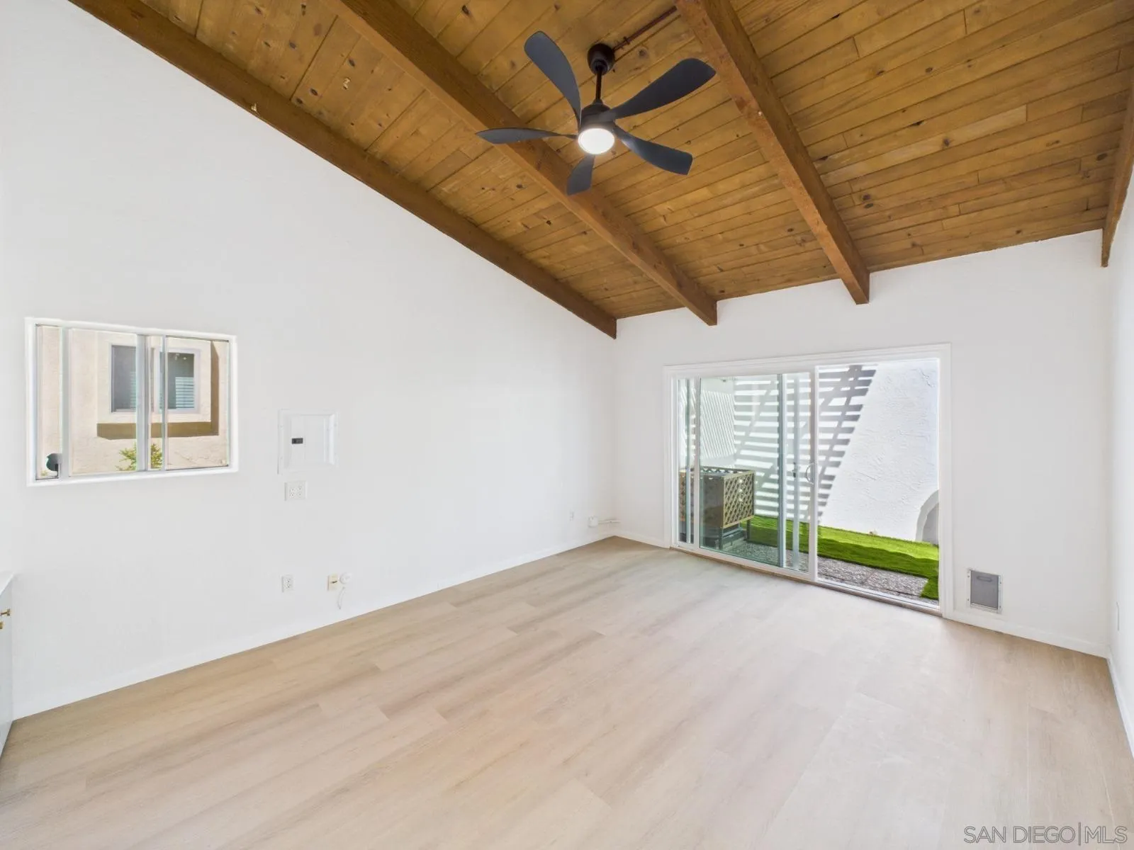https://cdn.realtyfeed.com/cdn/127/250032940/4069f8f4adf5df731f6b7b2ad90a395e.webp