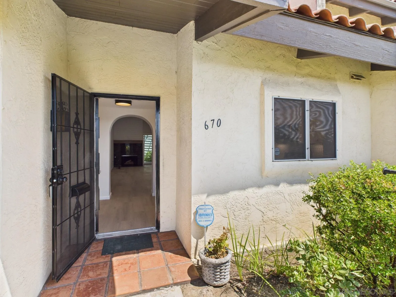 https://cdn.realtyfeed.com/cdn/127/250032940/6f995775d44e93b146a72893d7b70cd2.webp