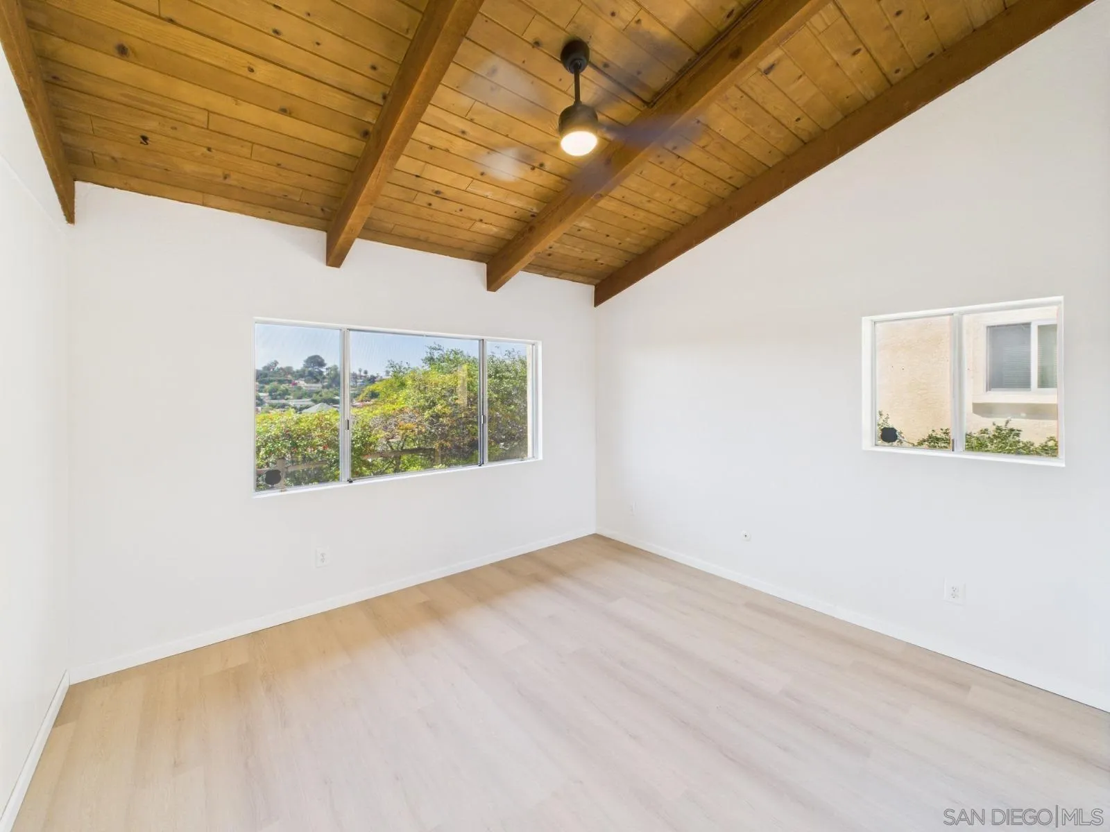 https://cdn.realtyfeed.com/cdn/127/250032940/7d912a2d4e210c1527555ccb582c4994.webp