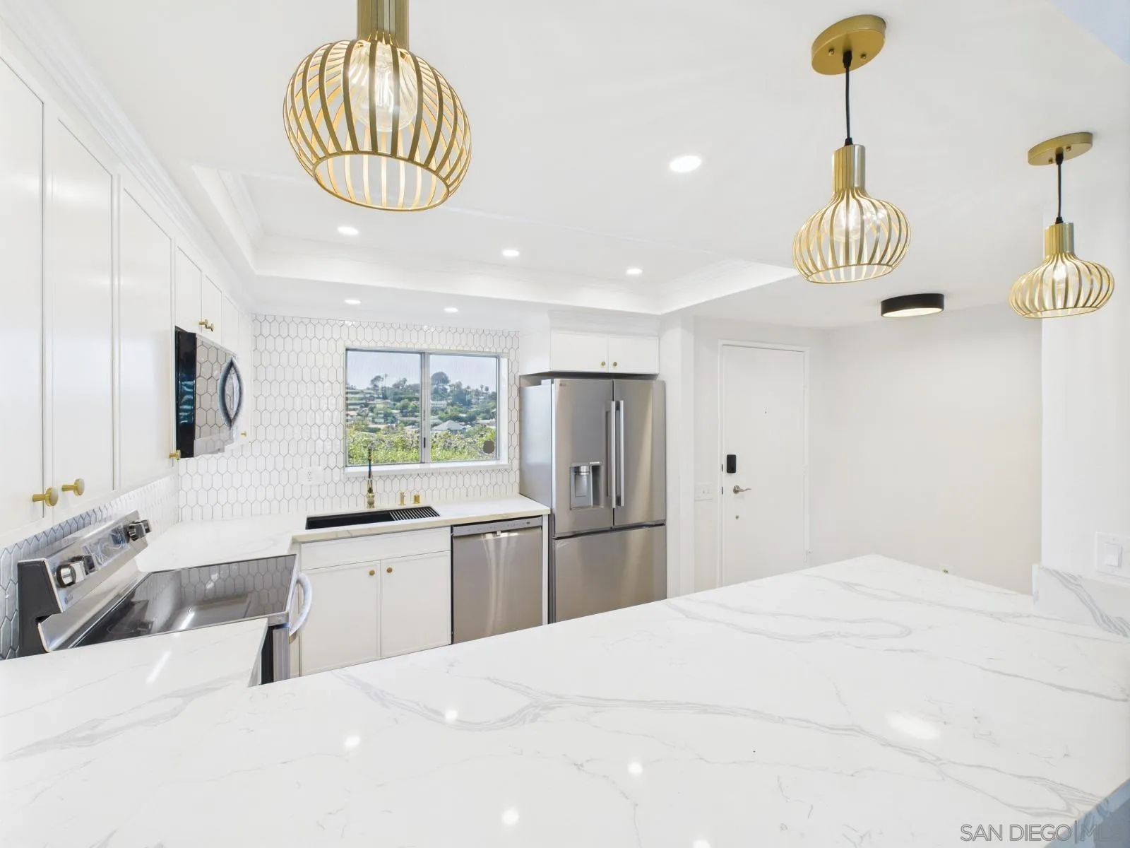 https://cdn.realtyfeed.com/cdn/127/250032940/81c297ba302d684bb53e3796a508591b.webp