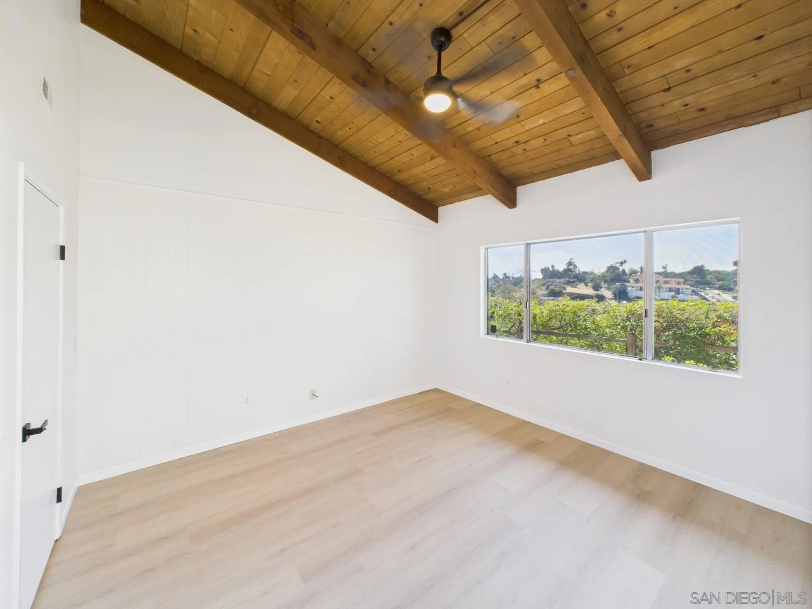 https://cdn.realtyfeed.com/cdn/127/250032940/9966dbd01c9d5fe21d1c167b9d492cd5.webp
