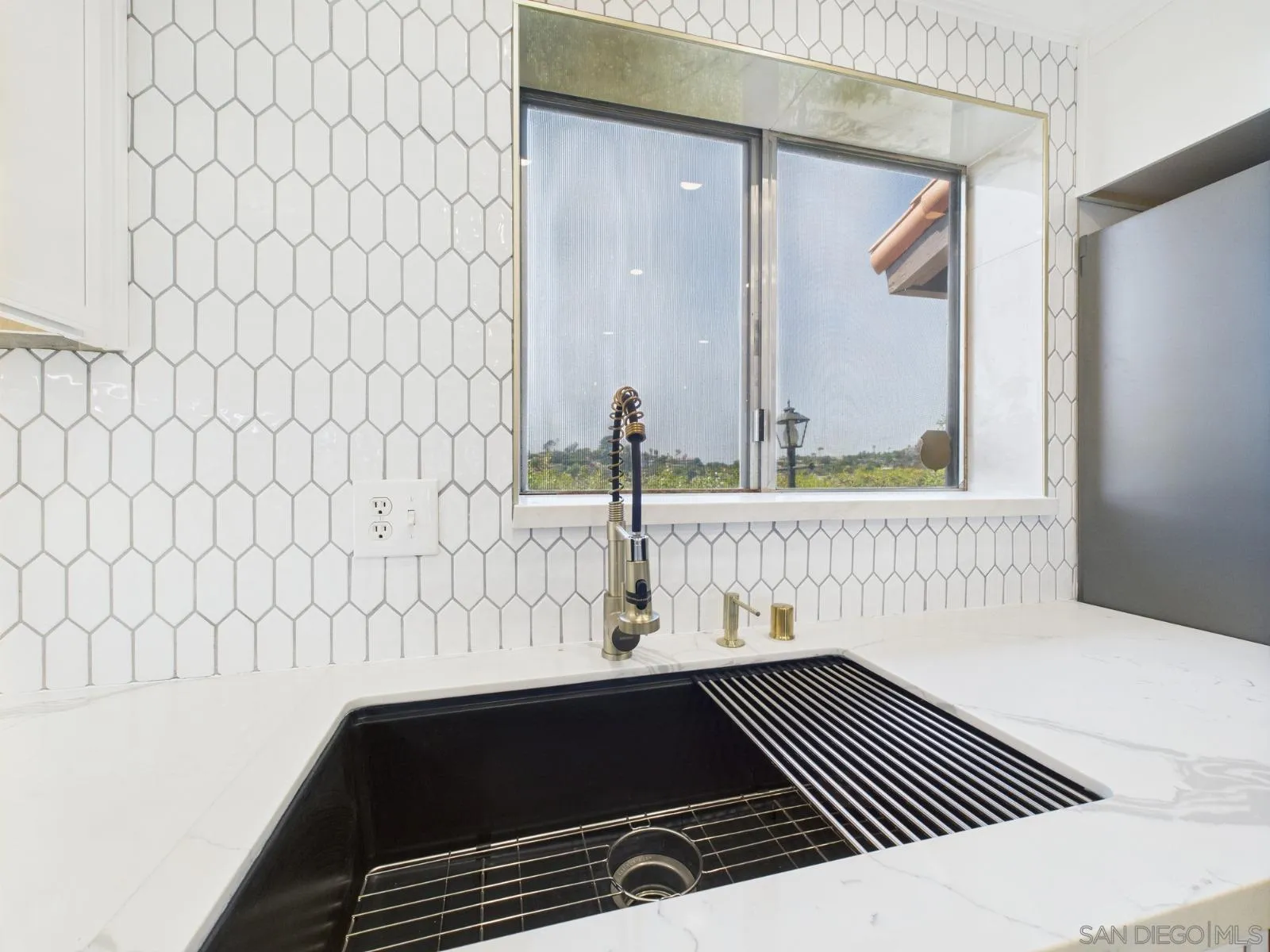https://cdn.realtyfeed.com/cdn/127/250032940/f78752ceb6a5b5b3fa7d037d3a1fa680.webp