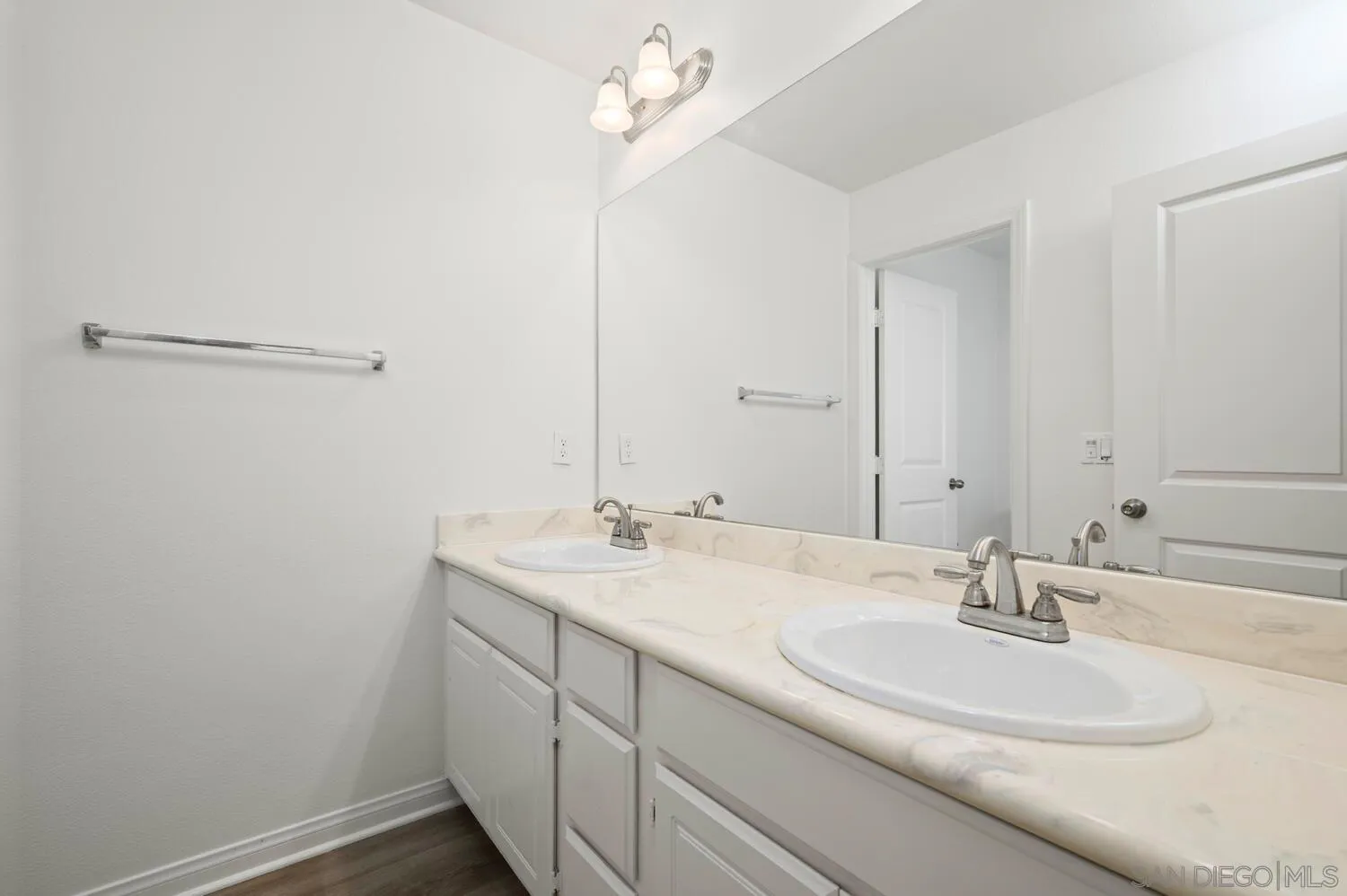 Photo #33: 250032944 Listing: Photo #33