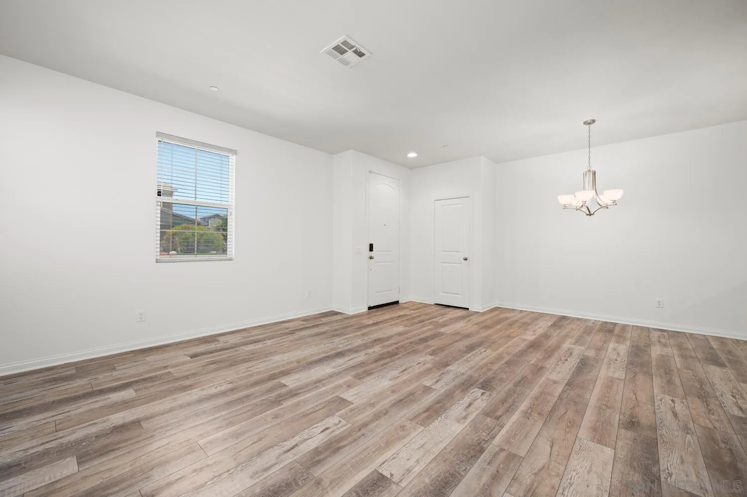 Photo #10: 250032944 Listing: Photo #10